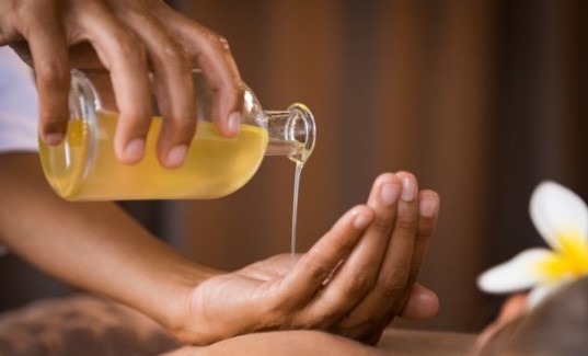 นวดอโรมา